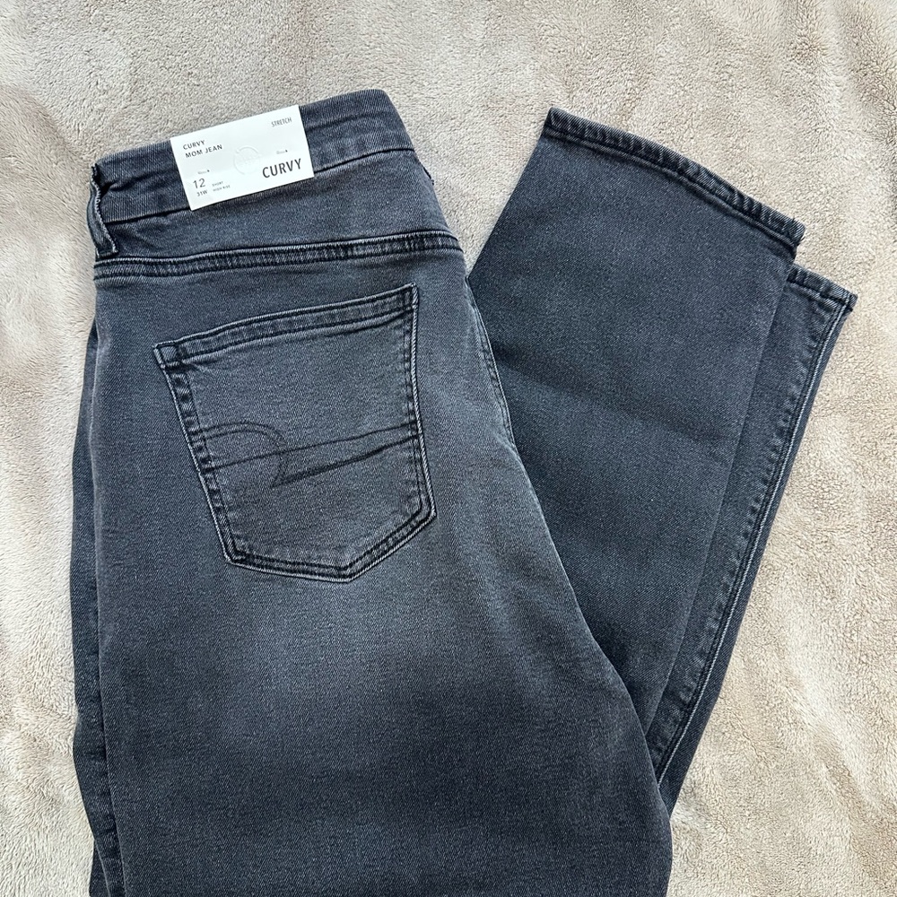 NWT American Eagle Women's Black Washed Curvy Mom Jeans, 12 Short